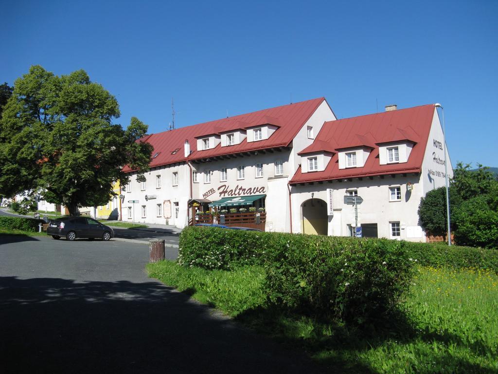 Hotel Haltrava Klenci pod Cerchovem Ngoại thất bức ảnh
